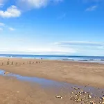 The * Sandsend