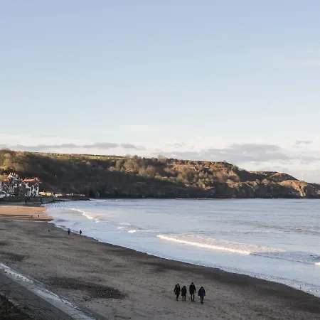 The * Sandsend